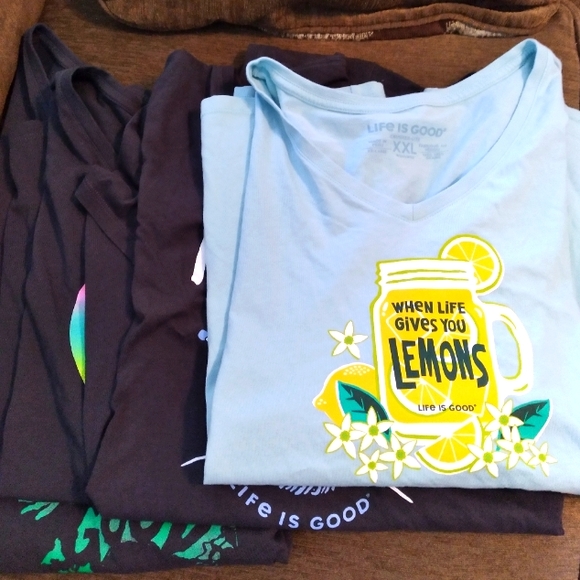 Life Is Good Tops - Life is Good tshirt lot